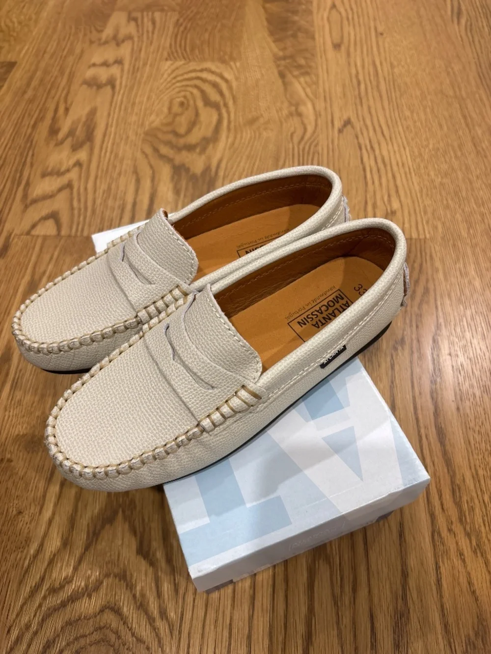 Atlanta moccasin sand loafer size 33